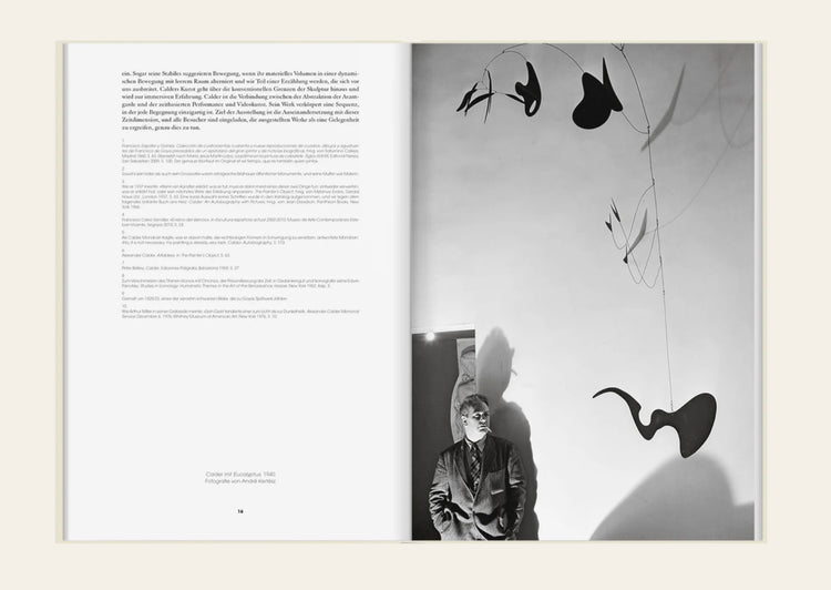 Calder Sculpting Time - Carmen Giménez With Ana Mingot