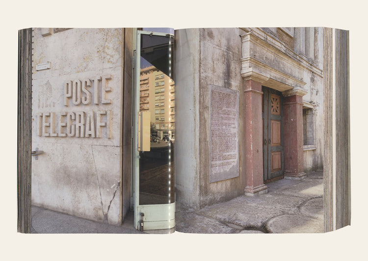 Roma. Never Walk On Crowed Streets - Giovanna Silva