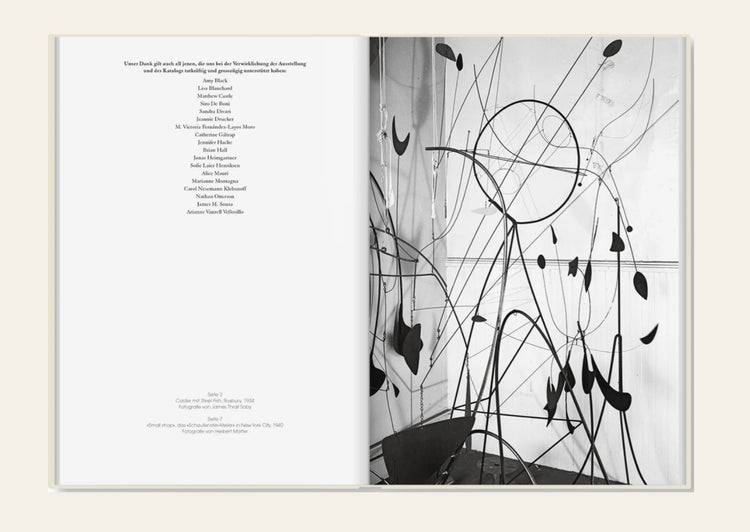 Calder Sculpting Time - Carmen Giménez With Ana Mingot